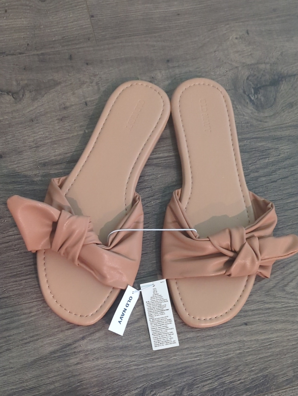 Old Navy Knotted Slide Sandals in Peach